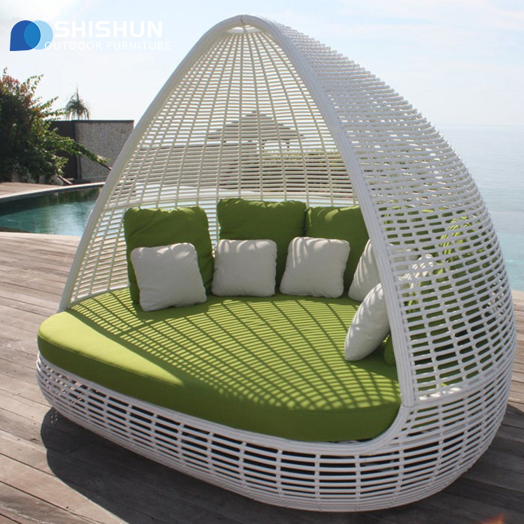 Outdoor Daybed Rattan Wicker woven all weather Sunbed for Poolside Beach Villa Courtyard Garden Modern