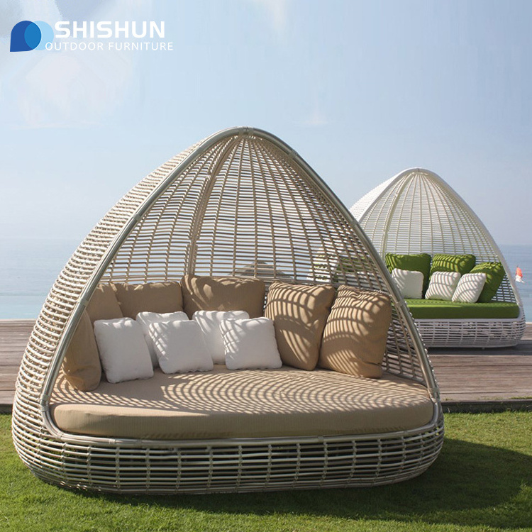 Outdoor Daybed Rattan Wicker woven all weather Sunbed for Poolside Beach Villa Courtyard Garden Modern