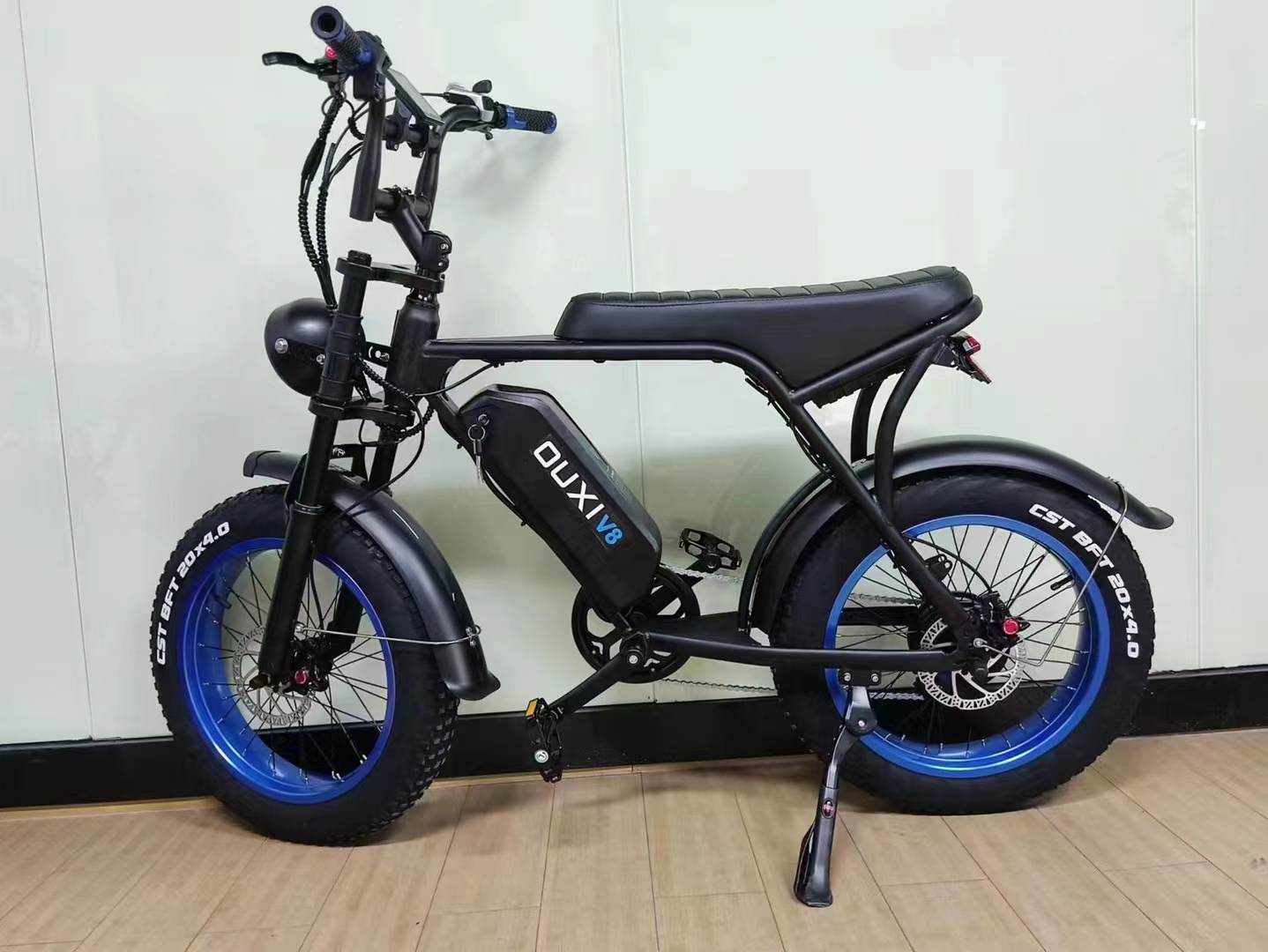 Hot Sale Fat Bike 750W Electric Bicycle with 48V 15Ah Battery 48km/H Speed Pedals Moped Bicicleta Eletrica