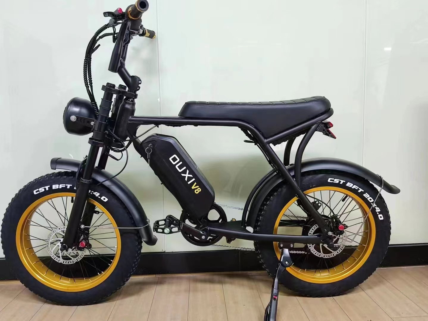 Hot Sale Fat Bike 750W Electric Bicycle with 48V 15Ah Battery 48km/H Speed Pedals Moped Bicicleta Eletrica