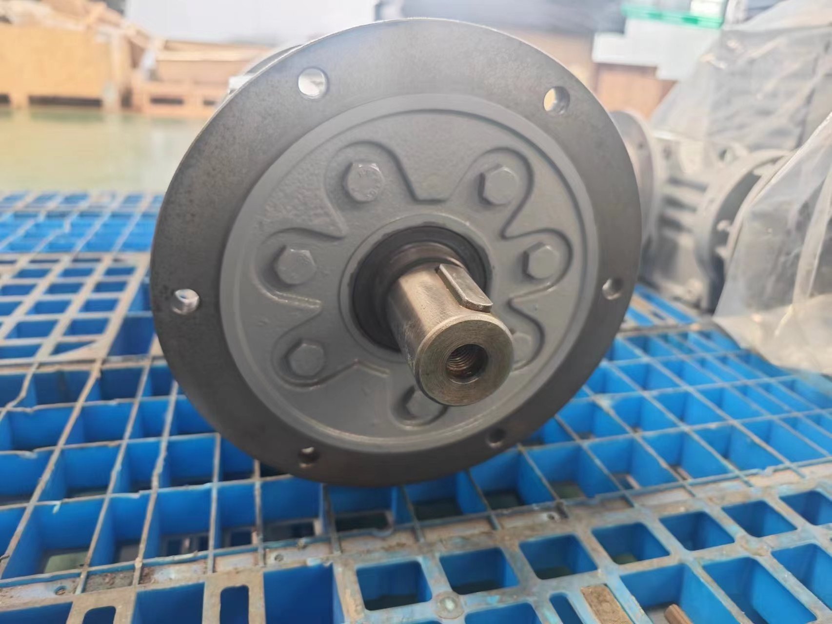 High Quality R Series Inline Helical Gearbox / Gear Motor R67 Bevel Gear Reducer