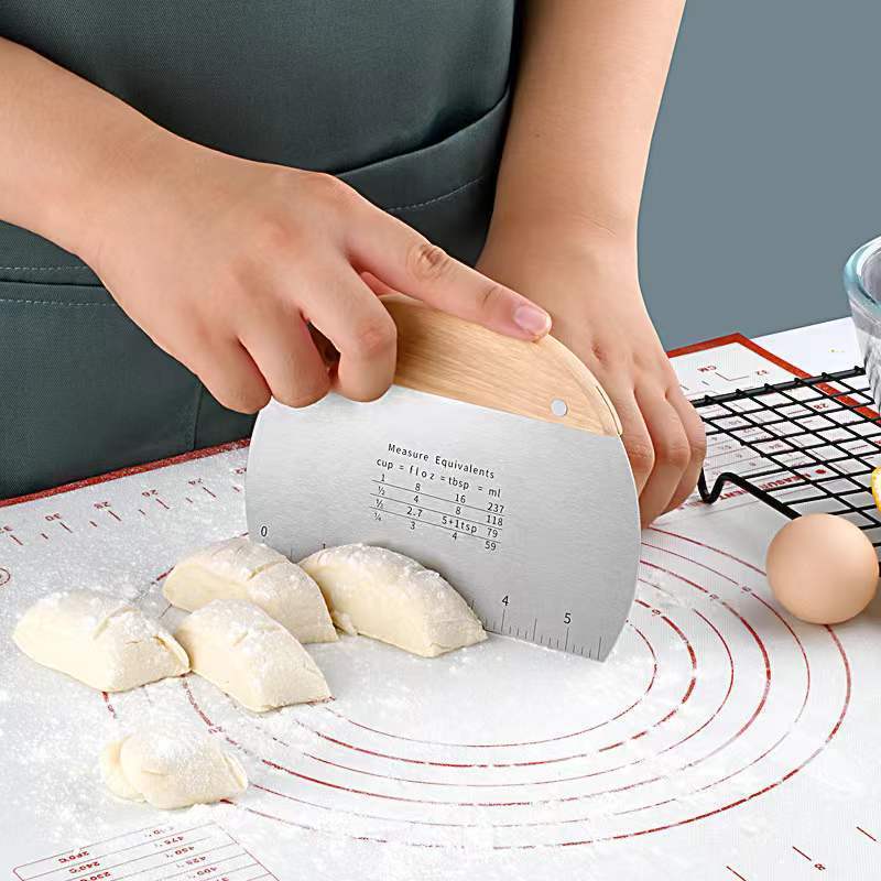 Kitchen Baking Tools Bread Cake Stainless Steel Pastry Cutter Dough Scraper With Measuring Scale