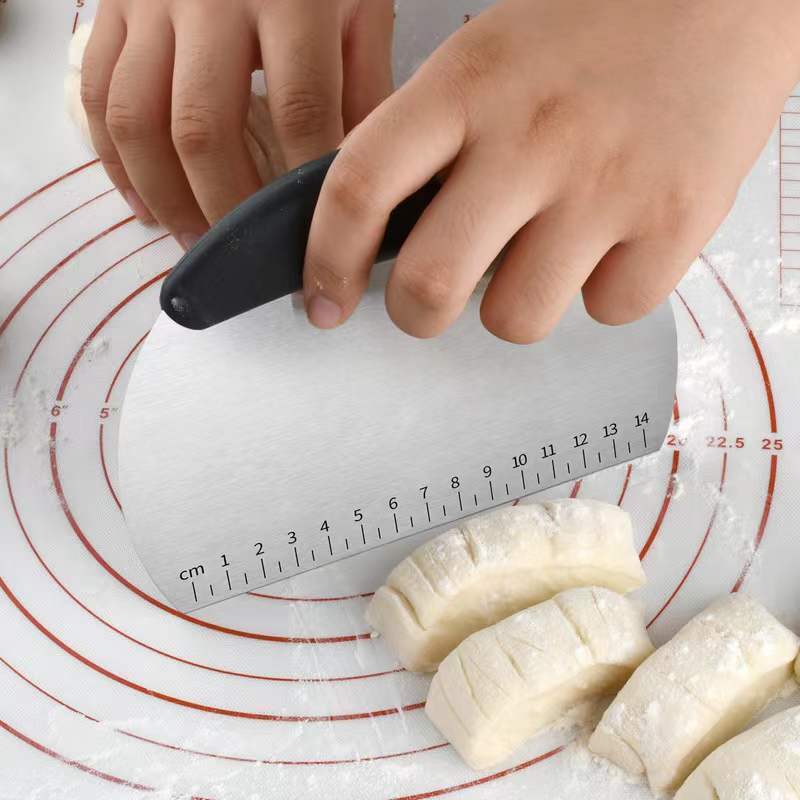 Kitchen Baking Tools Bread Cake Stainless Steel Pastry Cutter Dough Scraper With Measuring Scale