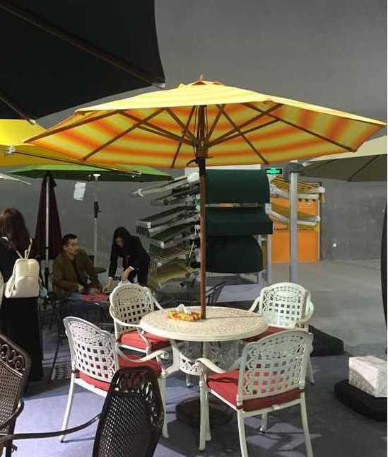 Cheap waterproof Large Umbrella Promotional Foldable Parasol Beach bamboo Garden Cafe Table Patio Outdoor Umbrella with stand