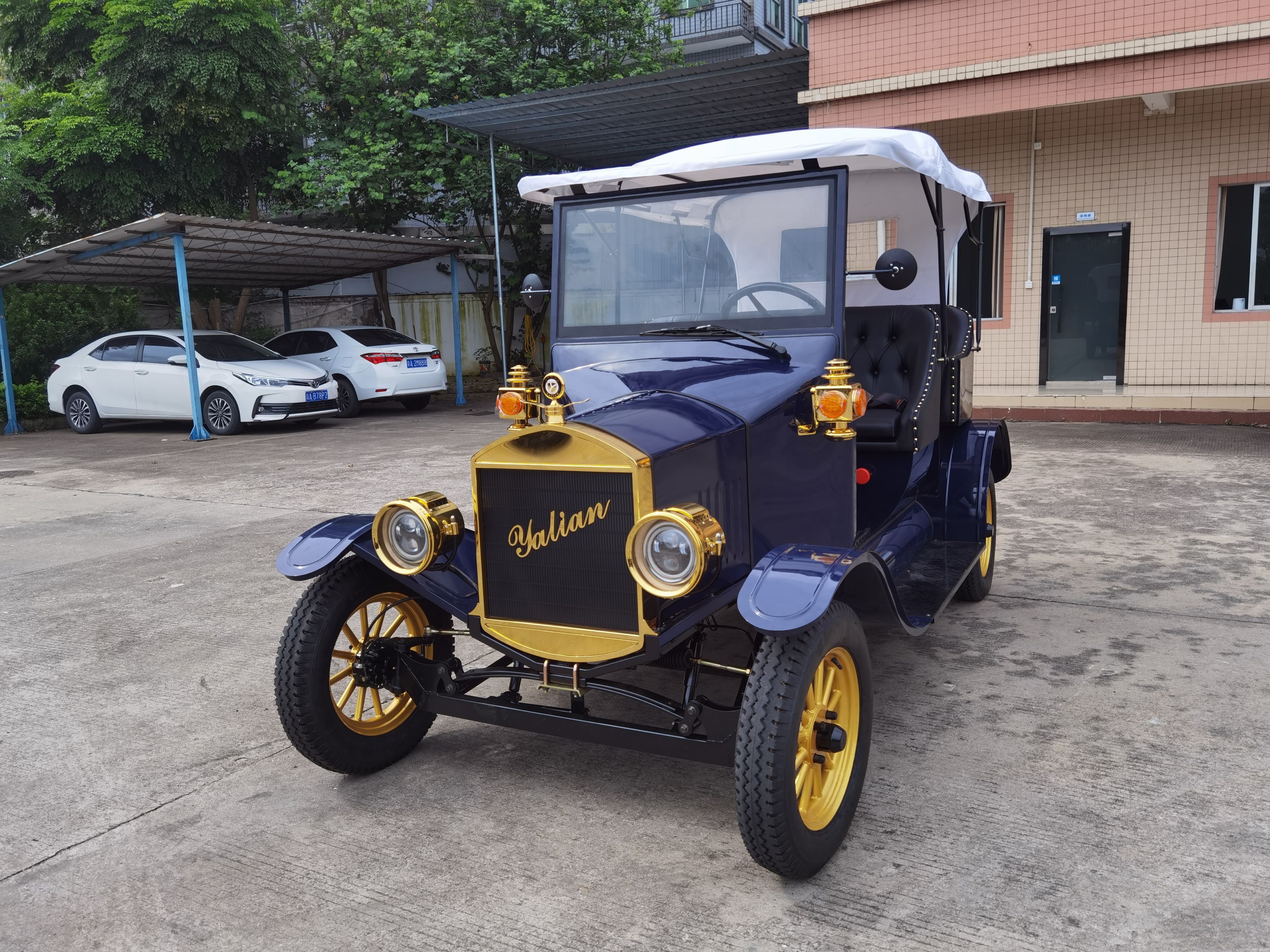 Electric vintage metal car two parts doors five seaters