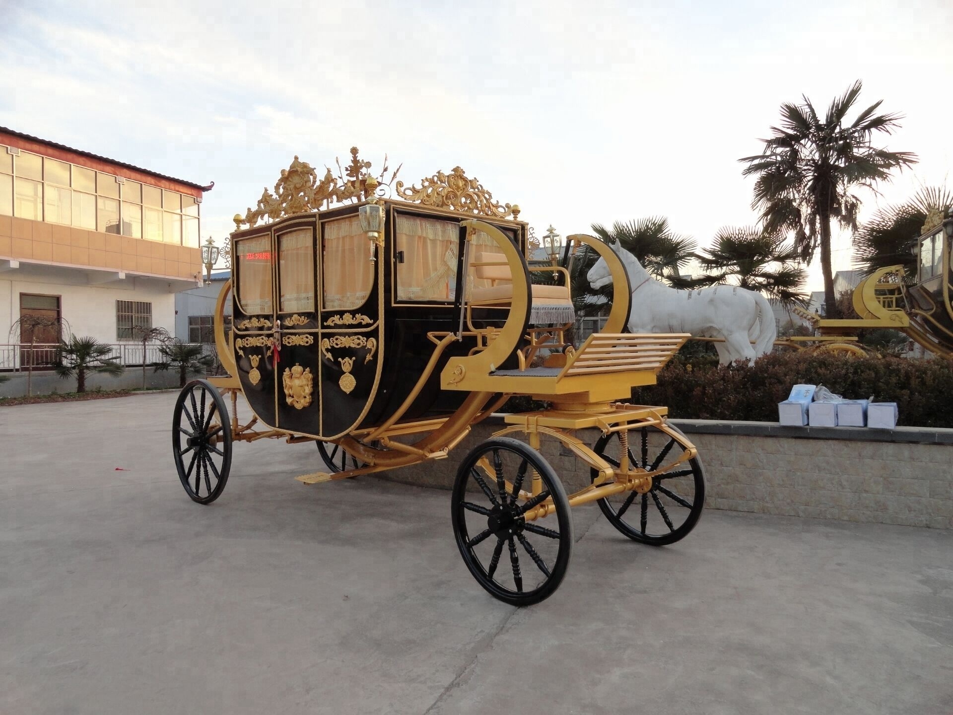 Royal China manufacturer wedding cinderella horse carriage for sale