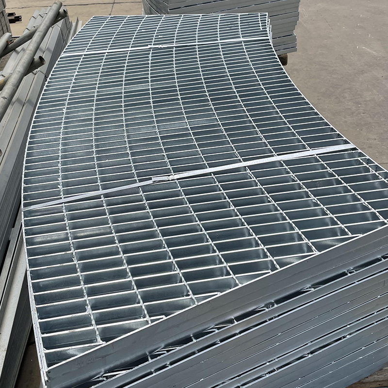 Custom Made Steel Grating Drainage Cover Serrated Metal Walkway Hot Dip Galvanized Walkway Heavy Duty Steel Grating