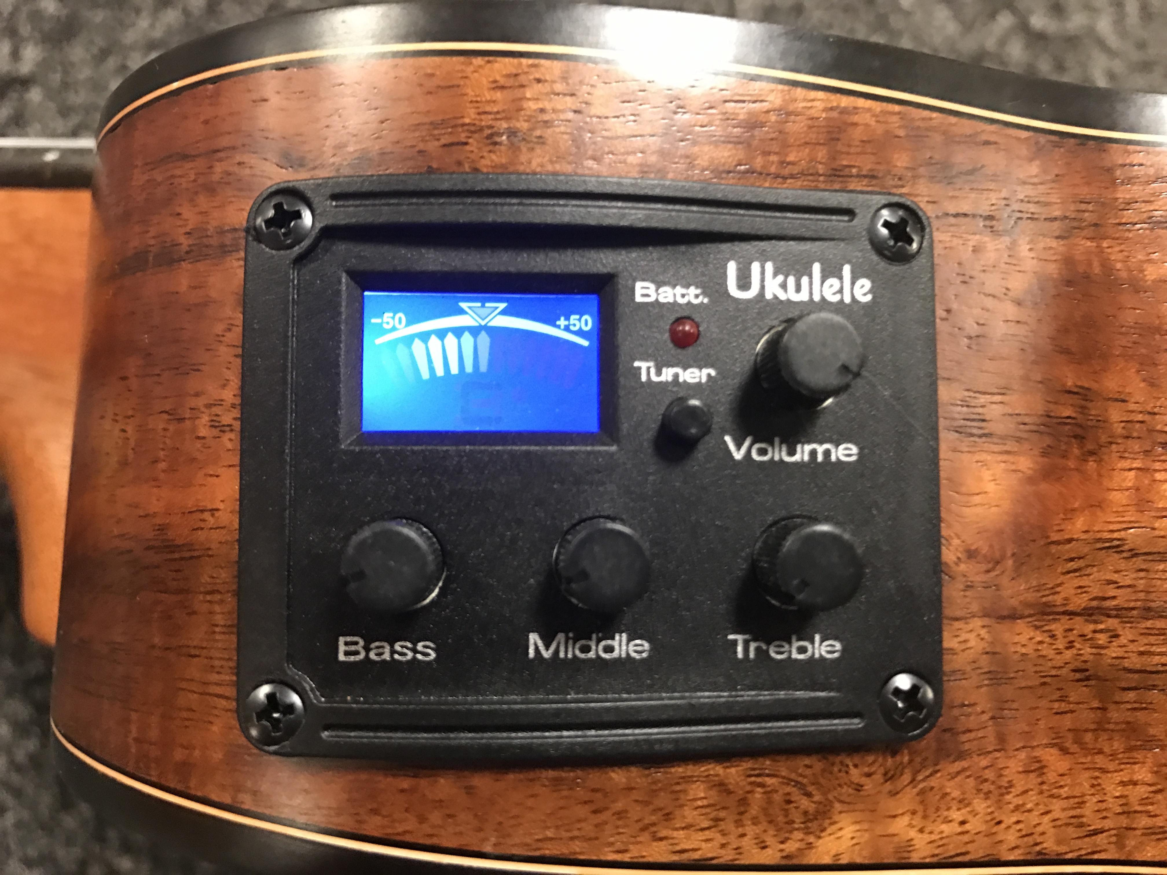 UK-300T Ukulele 3 Bands LCD EQ Equalizer Chromatic Tuner Pickup