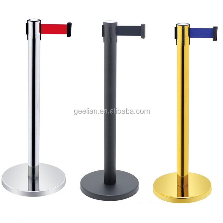 Wholesale Cheap Price Queue Stand Crowd Control Barrier VIP Pole Golden Color Rope Stanchion