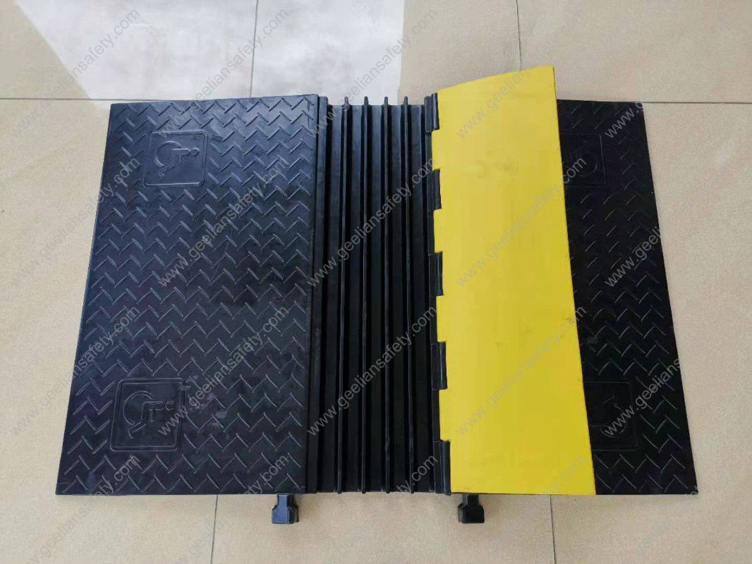 Solid Rubber Wheelchair Threshold Door Ramp With Wing Edges Solid Rubber Driveway Wheelchair Plastic Curb Threshold Ramp