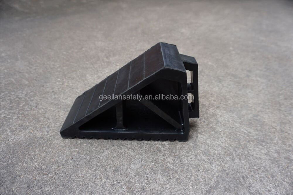 Popular High-Grip Solid Rubber RV Trailer Stop Caravan Wheel Chocks for Truck trailer chocks