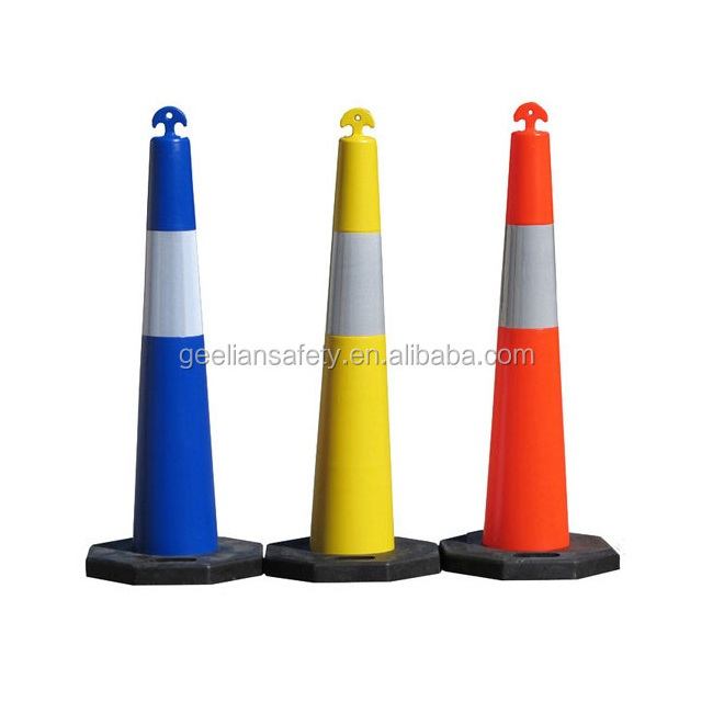 Flexible Plastic traffic road divider with base delineator posts