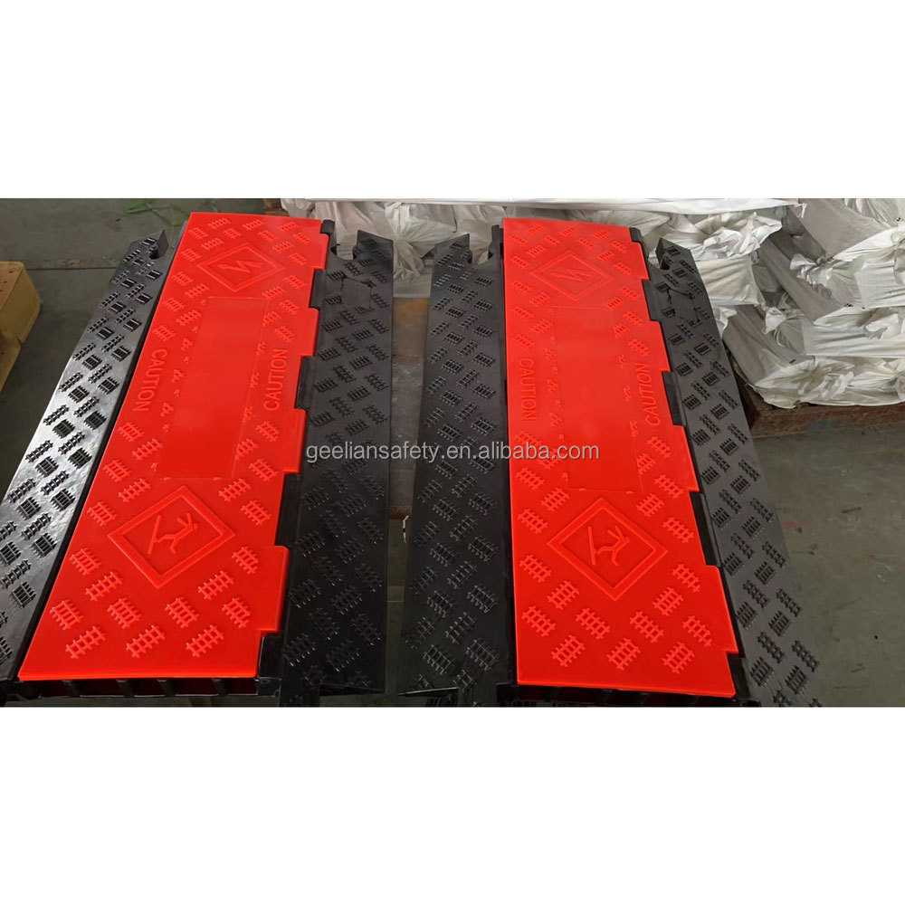 Rubber Plastic CE Events cable protector cover road speed bump ramp cord cover rubber floor cable protector with pvc yellow lid