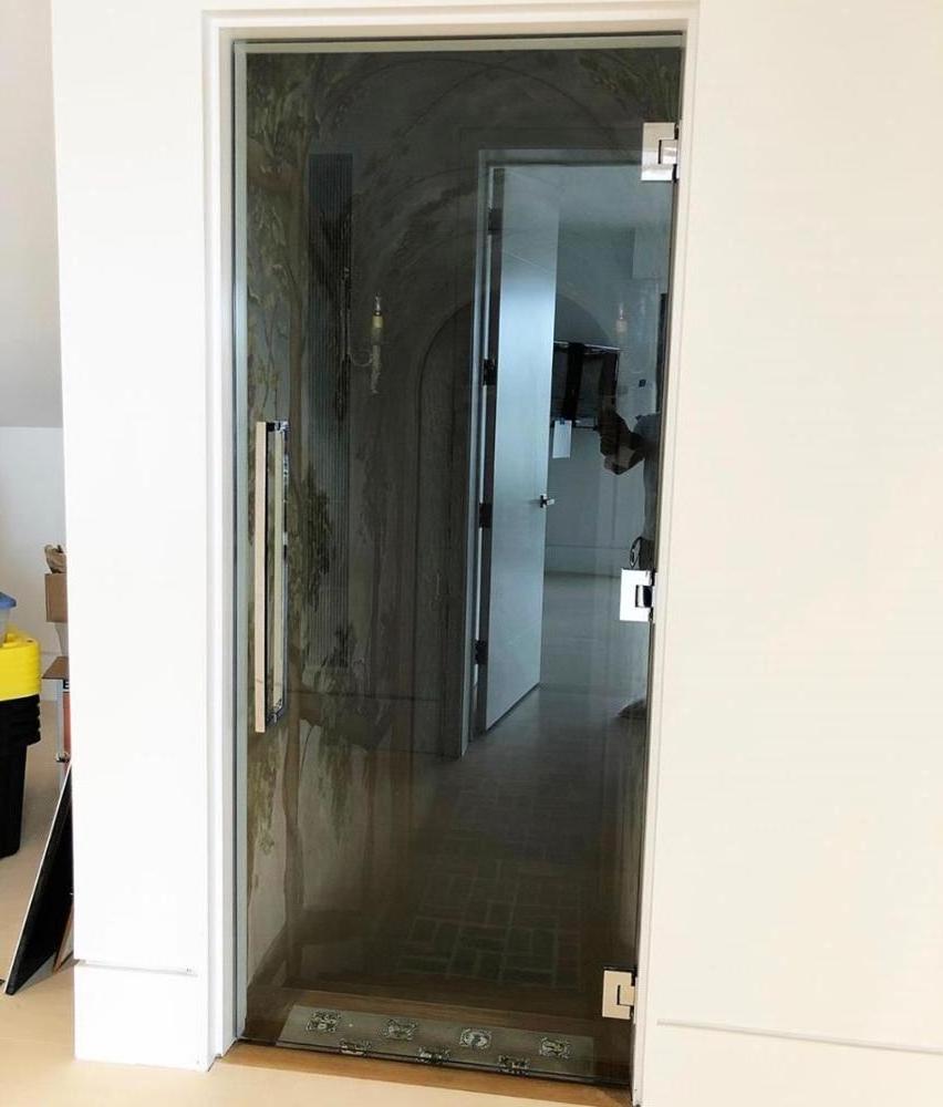 Frameless Single Swing Glass Shower Door A32