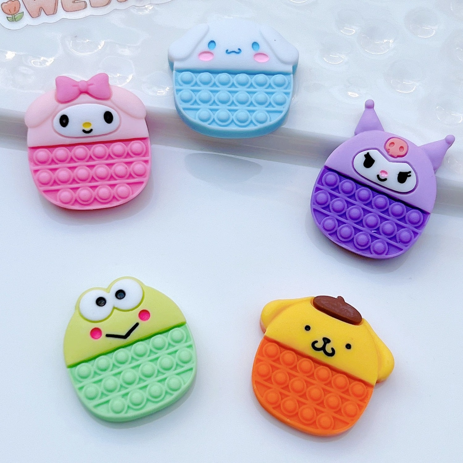 Wholesale simulation resin miniature charms diy phone case cream glue sanllio cartoon accessories