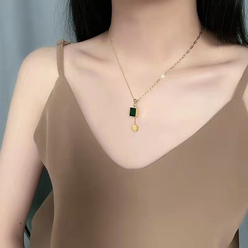 Geili High End Hand Polished Green Clear Emerald Rectangle Pendant Band Choker Necklace Stainless Steel Necklaces Waterproof