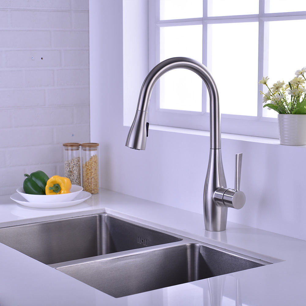 high quality 304 Stainless Steel pull down kitchen faucet with magnetic docking sprayer