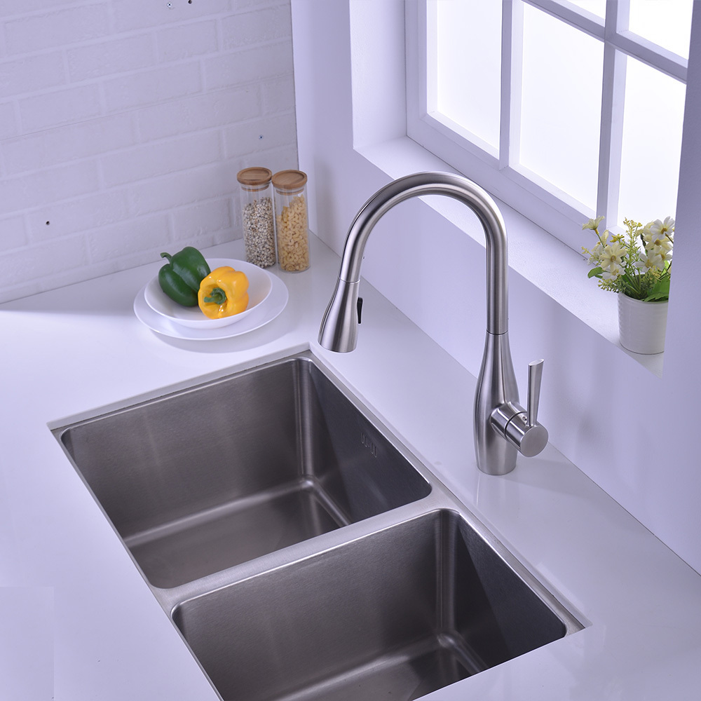 high quality 304 Stainless Steel pull down kitchen faucet with magnetic docking sprayer