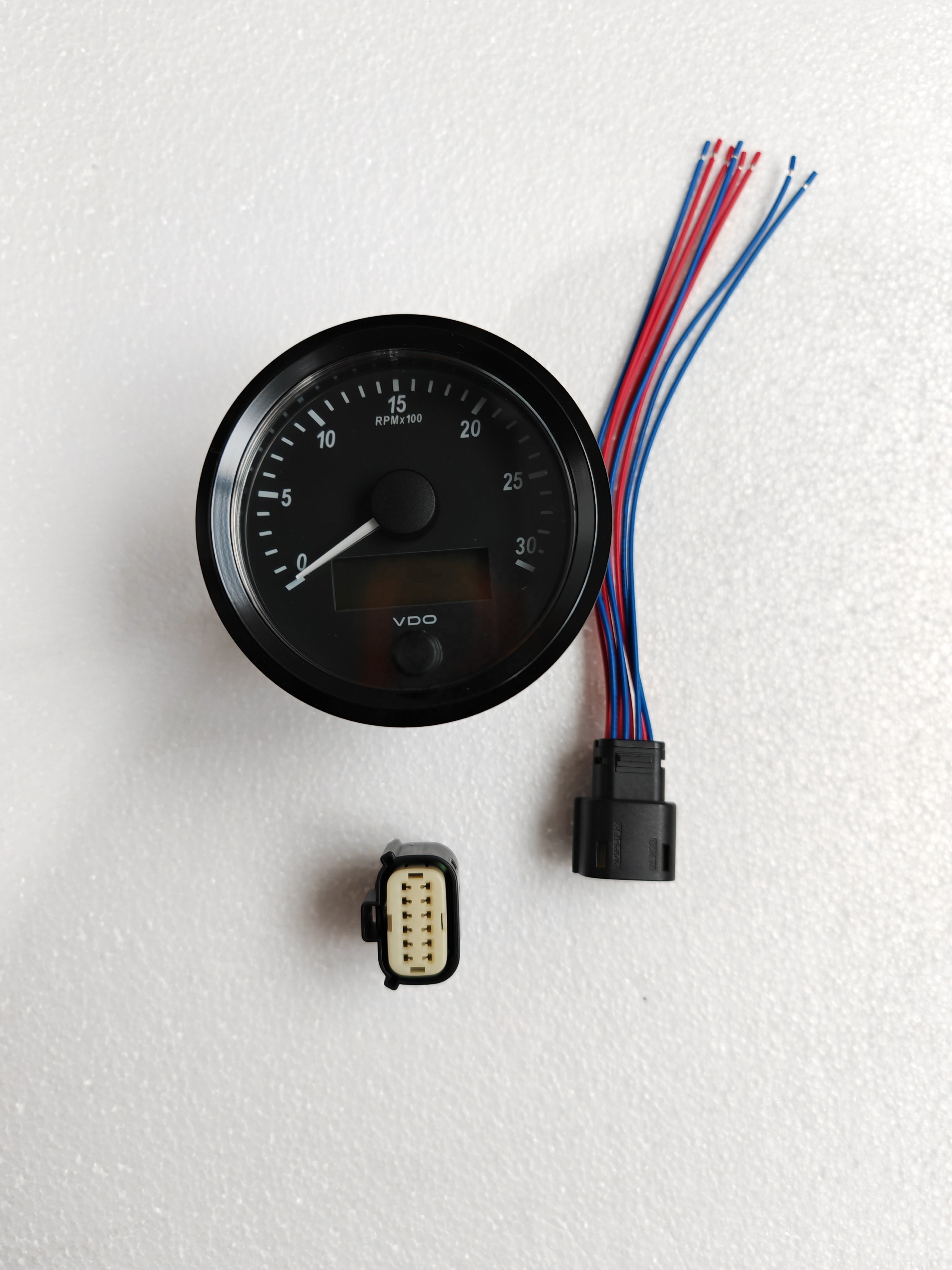 Genuine original VDO Tachometer A2C3832980010 (333-035-010  new version) engine  RPM meter