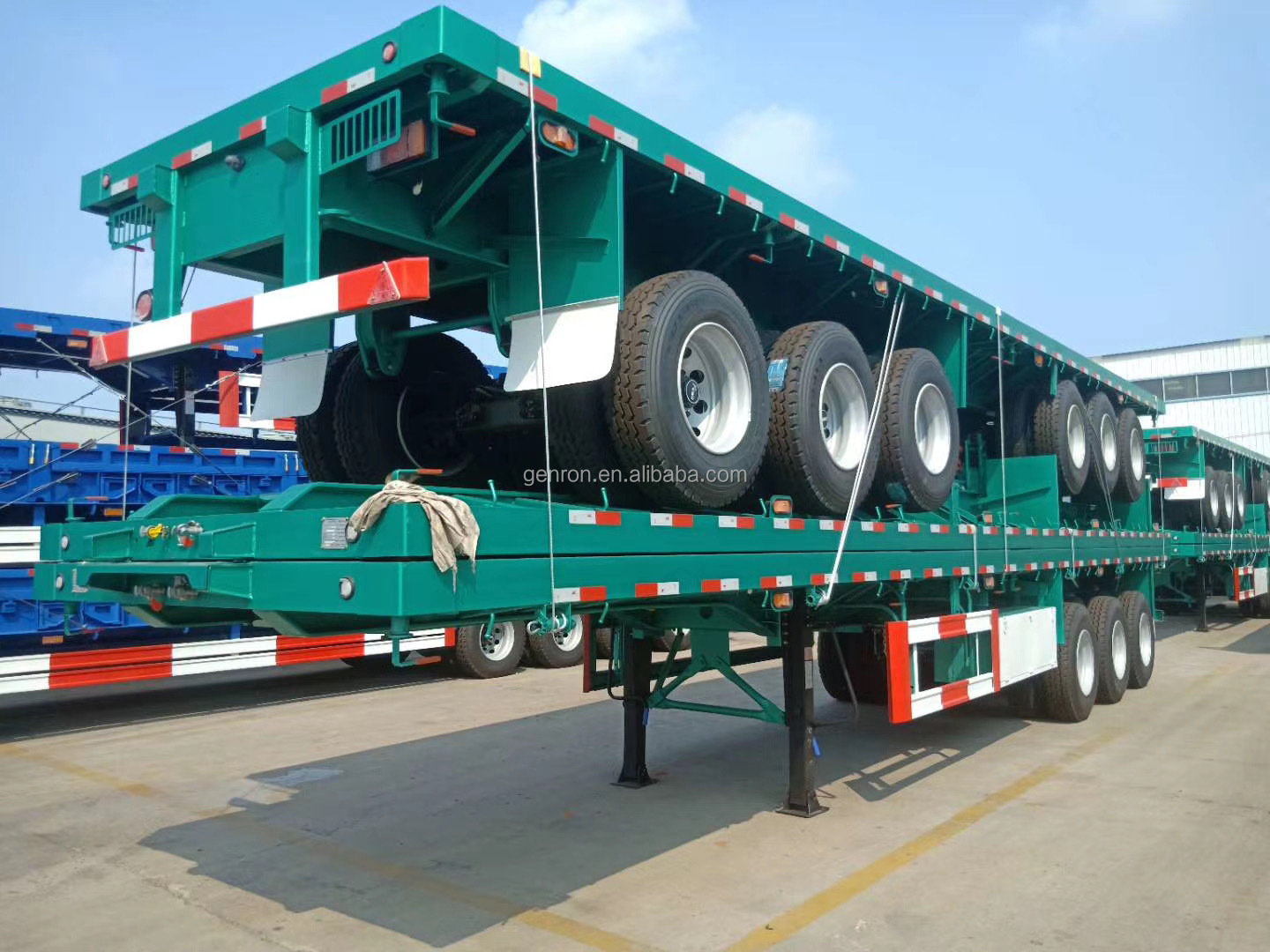 Good condition 3/4 axles flatbed semi trailer  container delivery trailer for sale