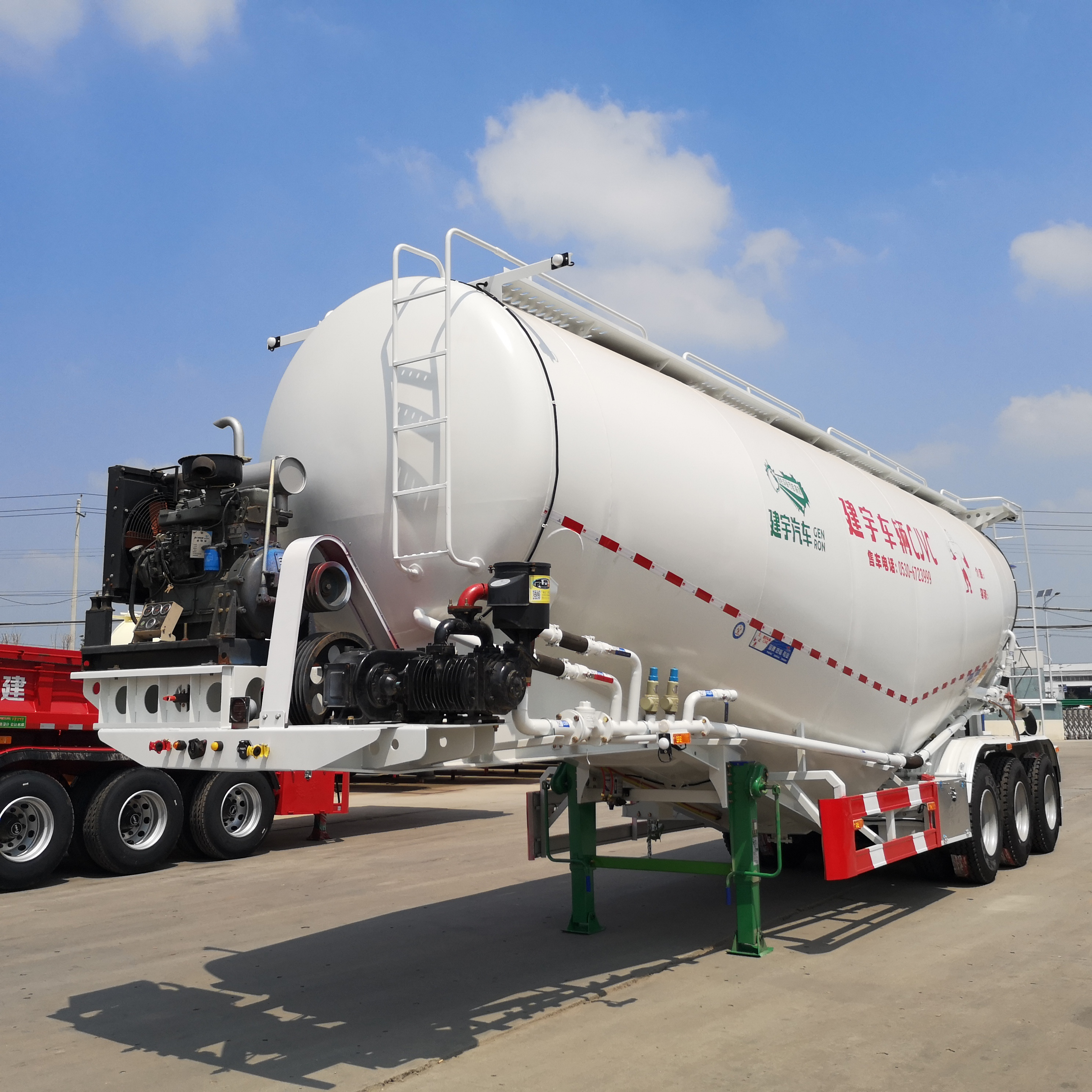 China Bulk Cement Trailer Professional Manufacturer Tri-axles Bulk Cement Tanker Trailer Mounted on HOWO 6x4 Tractor Truck