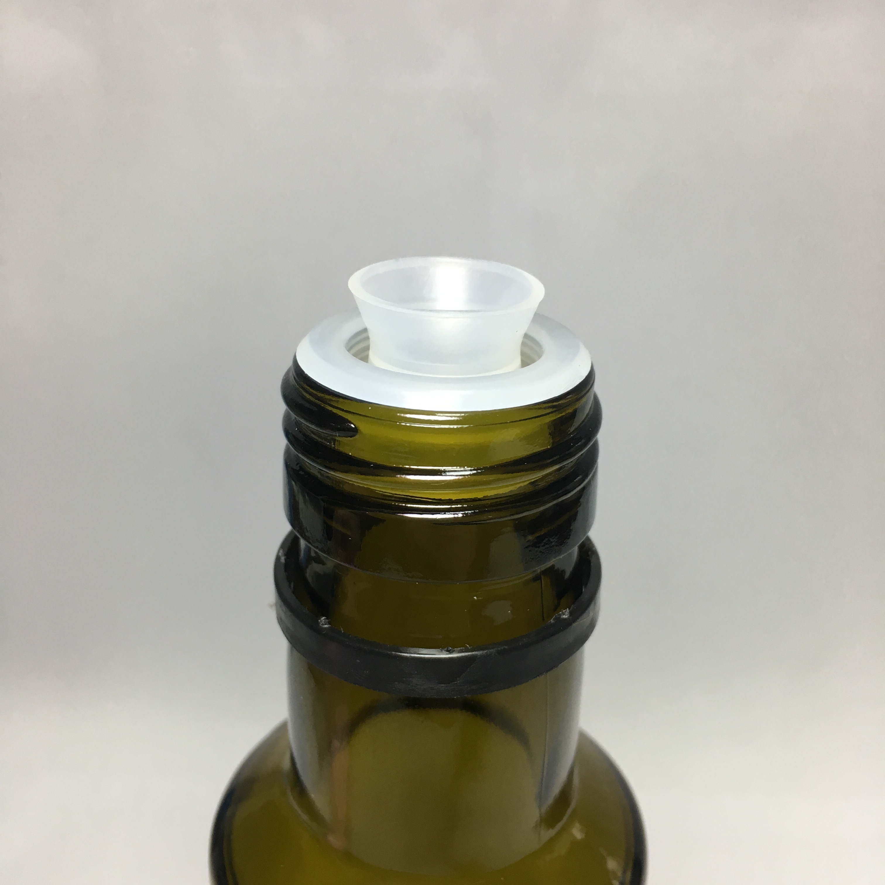 31-500 Black PP Plastic Tamper Evident Pourer Caps,31.5*28mm plastic cap with plastic insert for oil bottle