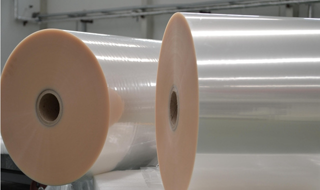 For thermal lamination and packaging film flexible transparent polyester film