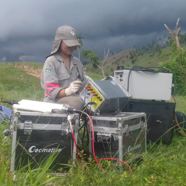 A mineral detector that can explore mineral groundwater and metal mines for accurate and rapid survey