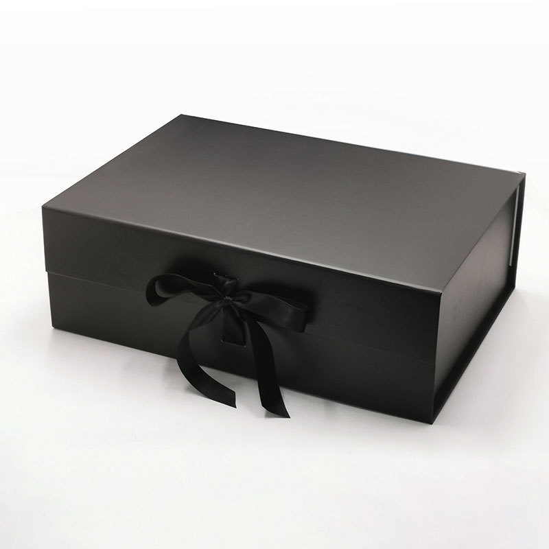 In stock low MOQ black color rigid flat magnetic folding gift box for gift pack