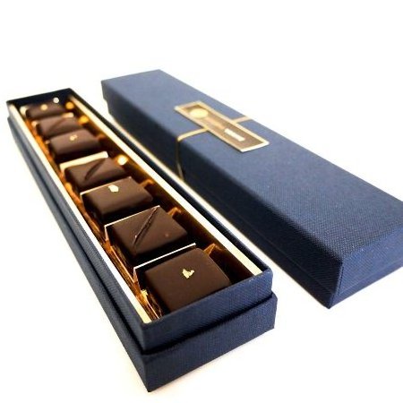 Custom Premium Luxury Paper Packaging Chocolate Strawberries Candy Box with Divider