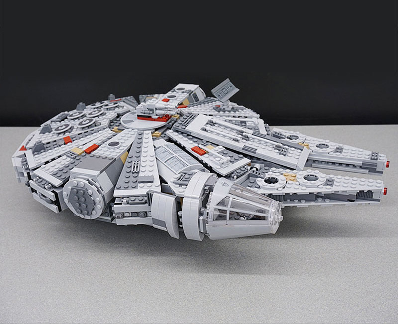 Star movie  Wars Ultimate Millennium Falcon  Expert Building Kit and Starship Model, Best Gift and Movie Collectible for Adults