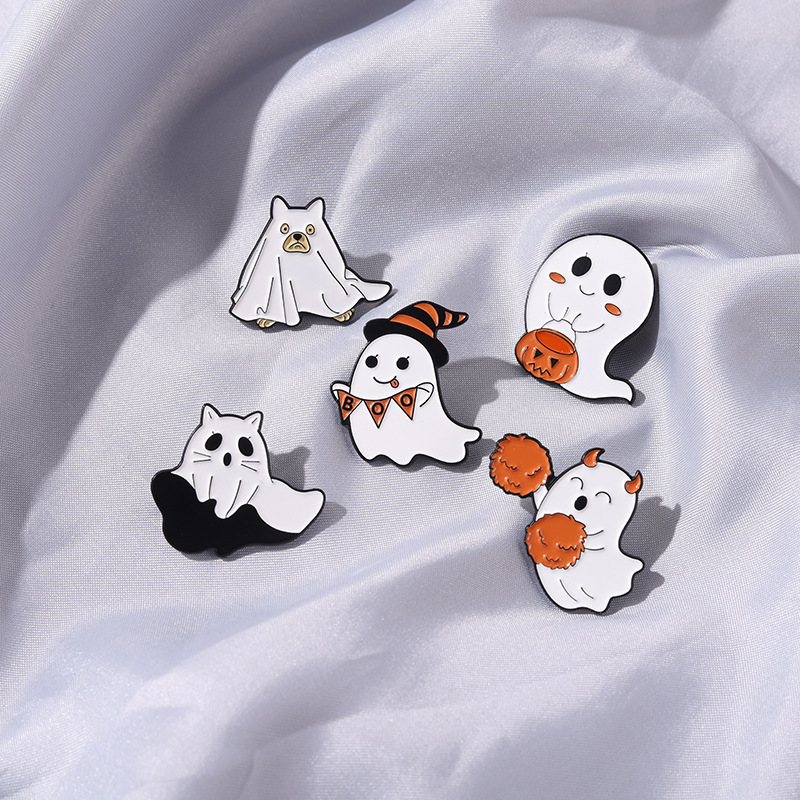 LOW MOQ Halloween funny scary cute cartoon badge metal crafts dyed black soft enamel pins in stock