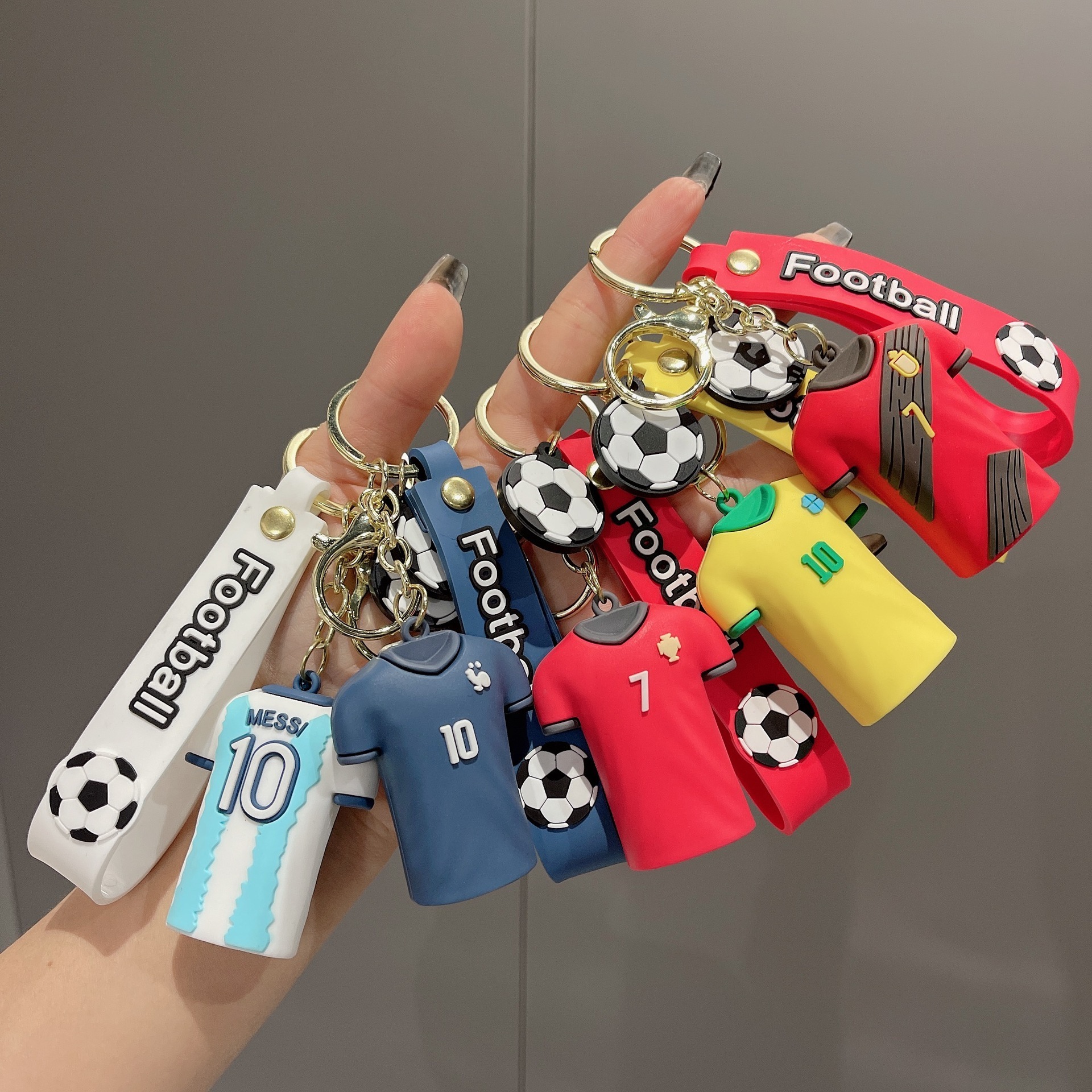 Top Selling Personalized Creative cartoon 3d football jersey shape team club pvc rubber soccer keychain