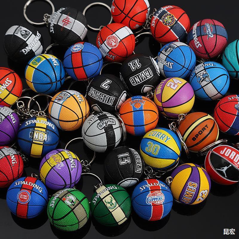 Cheap factory price rubber Lakers Mixed batch souvenirs 3D ball pvc nba basketball keychain