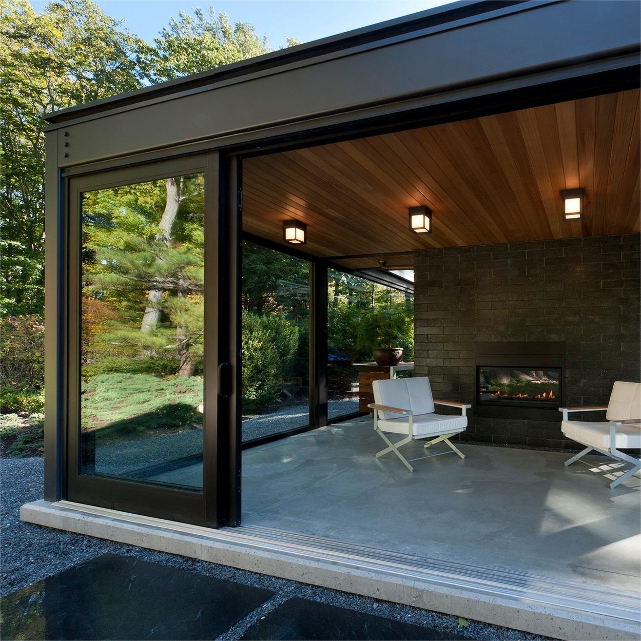 Prefabricated sliding retractable sophisticated glass house aluminum glass sunroom for house garden