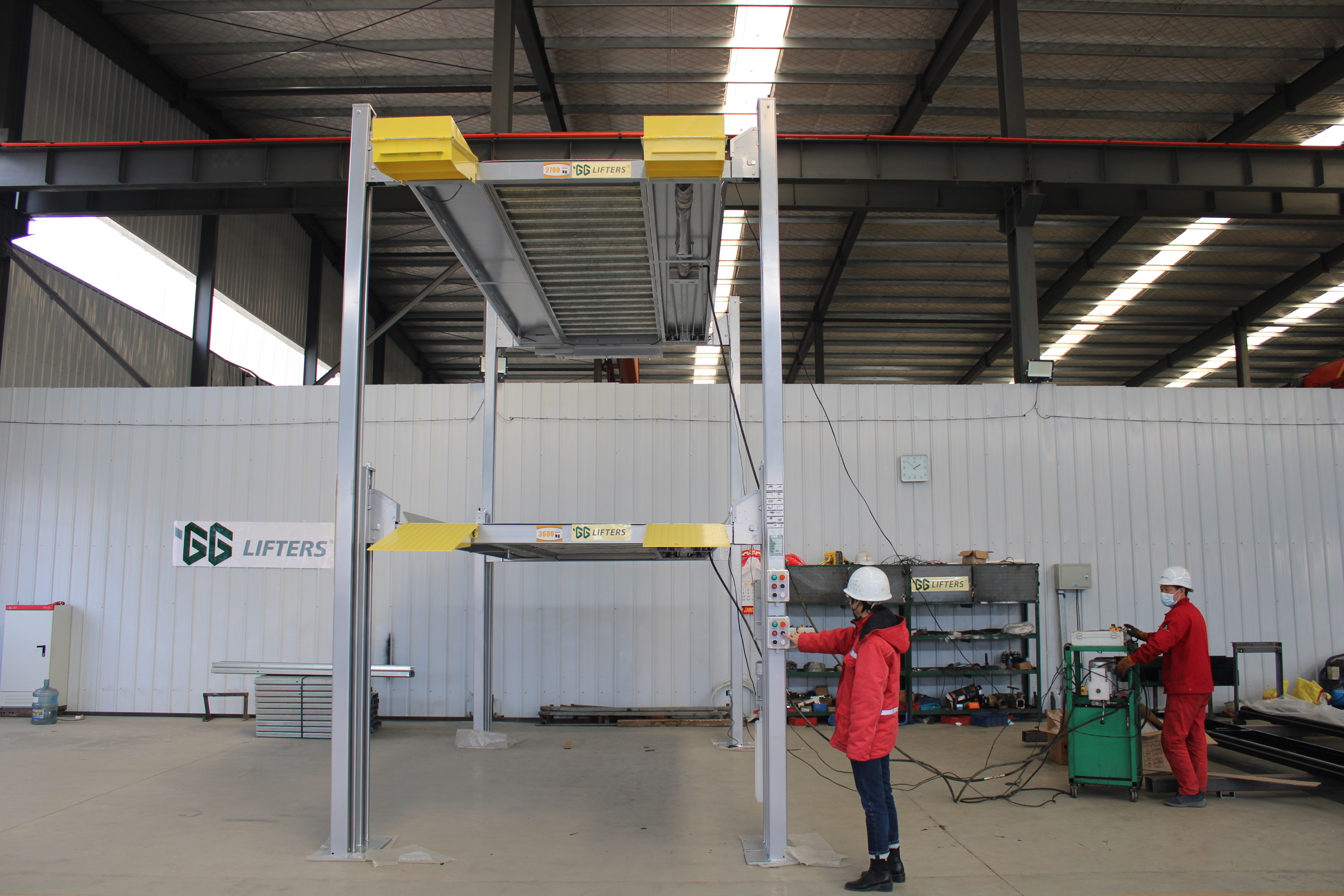 Hydraulic 4 post parking equipment car parking car stacker automatic car storage lift triple stacker parking system