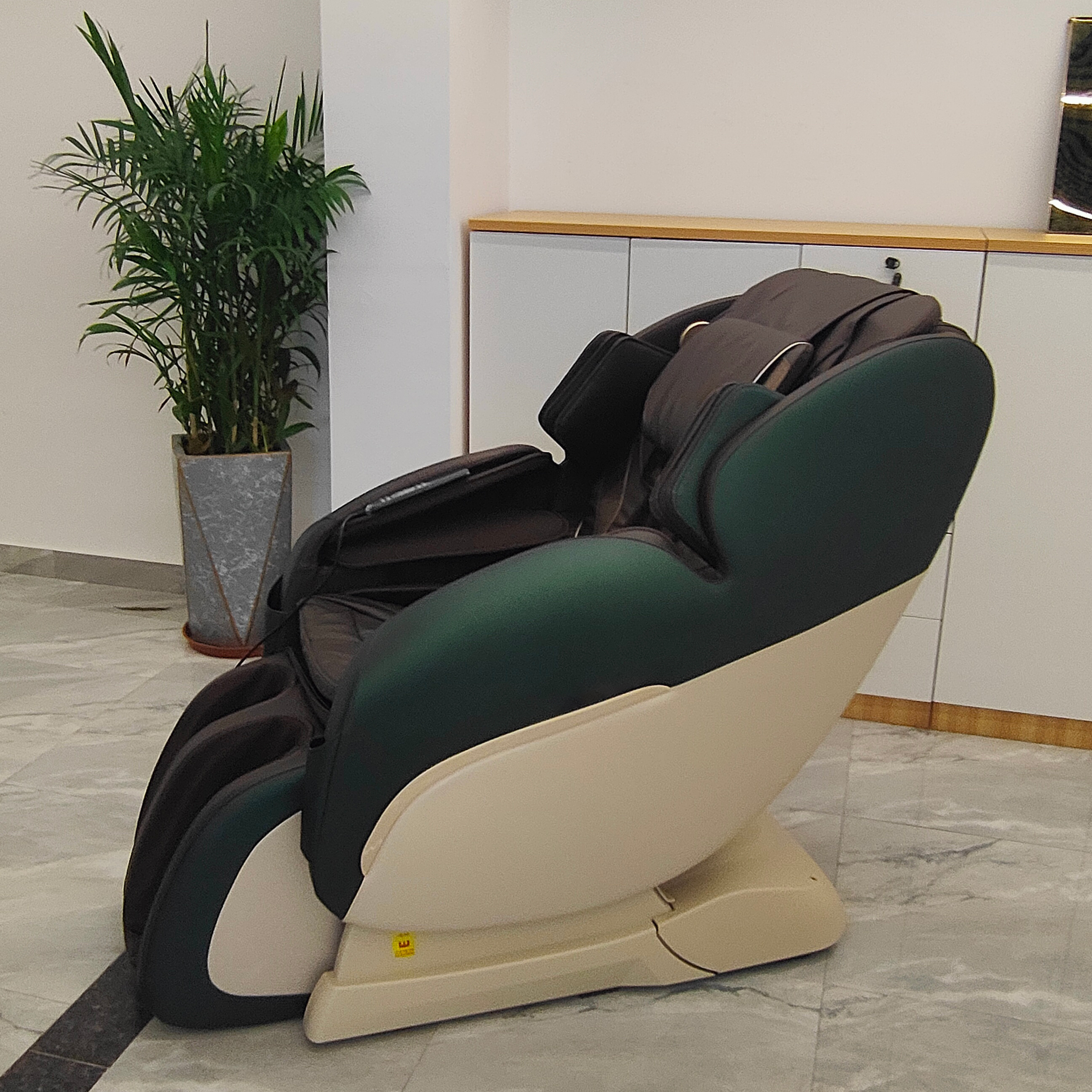 4d adjustable massage chair sl track  2023 With Foot Massage for Full Body