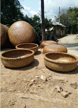 Very Cheap Round Bamboo Coracle Basket Boat With Paddles from Vietnam