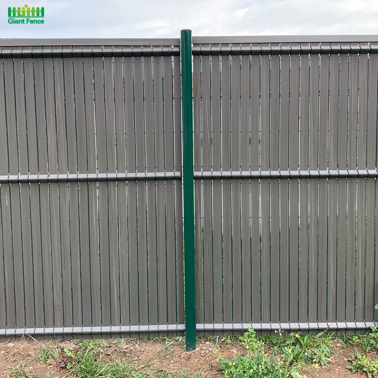 Outdoor Decorative 3D Curved Panel Welded Wire Mesh Privacy Garden Fence With Plastic PVC UV Slat home fence