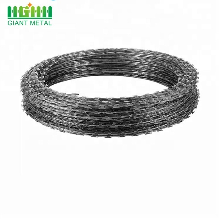 Sustainable Galvanized BTO-22 Concertina Razor Barbed Wire Fence 5mm Steel Security Fence Per Roll South Africa