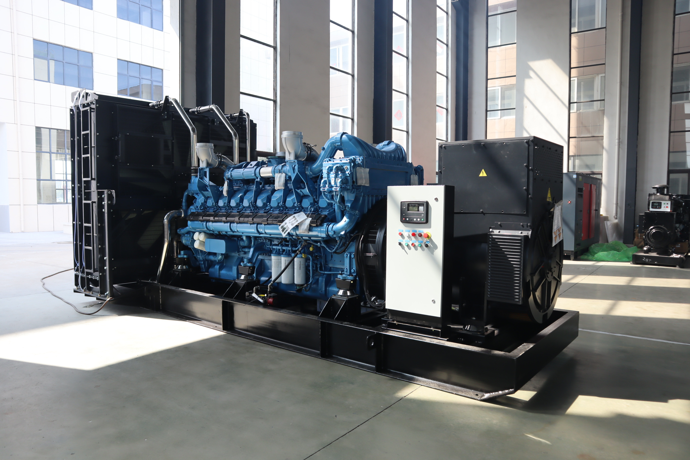 Weichai Baudouin engine 550kw 688kva diesel genset pure copper coil alternator diesel electric generator power plant with AVR