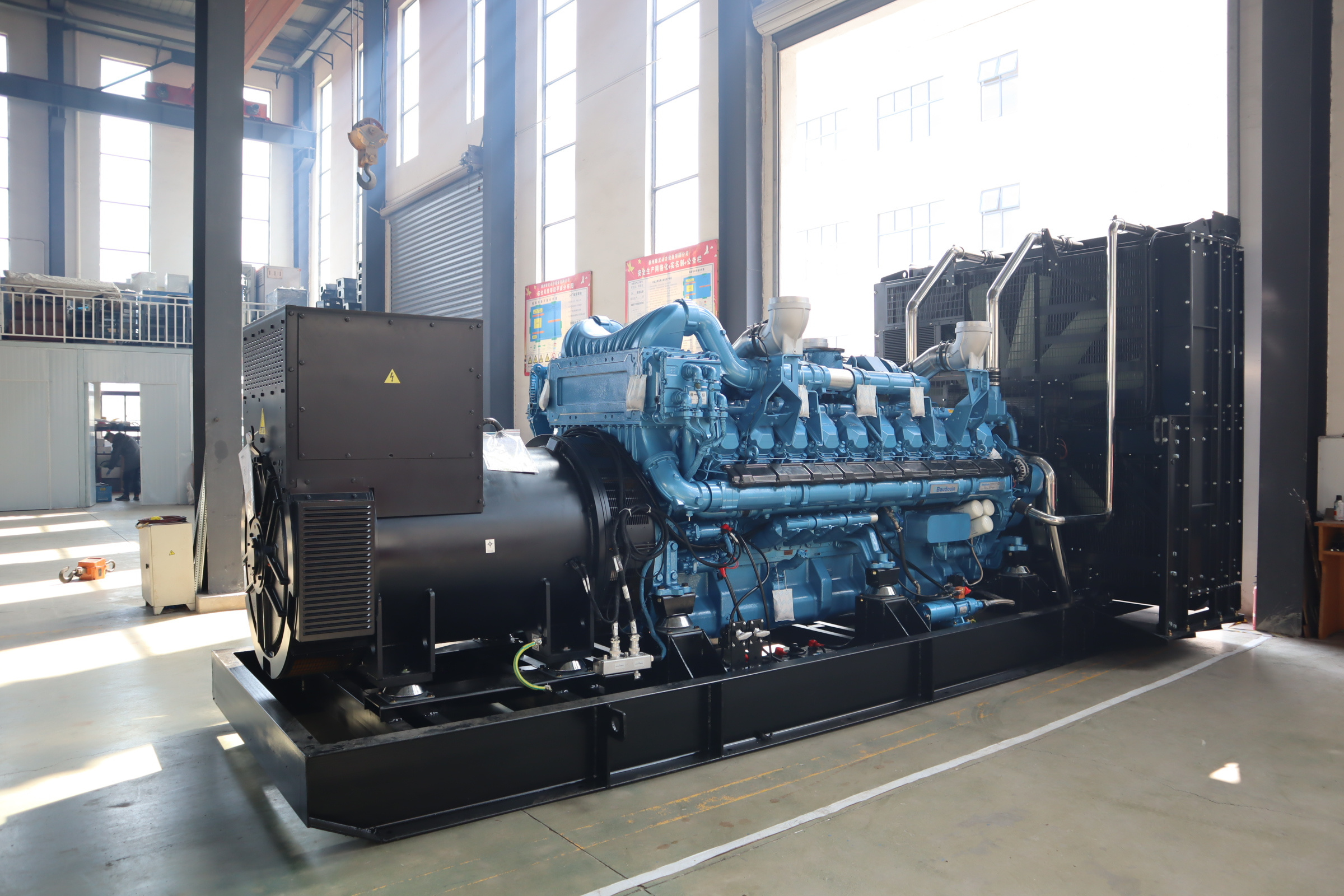 Weichai Baudouin engine 550kw 688kva diesel genset pure copper coil alternator diesel electric generator power plant with AVR