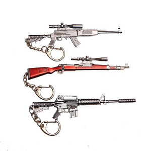 Custom Logo Quality New Products Zinc Alloy Metal Toys Gun Key Chains Games Model Exquisite Mini Gun Knife Keychain