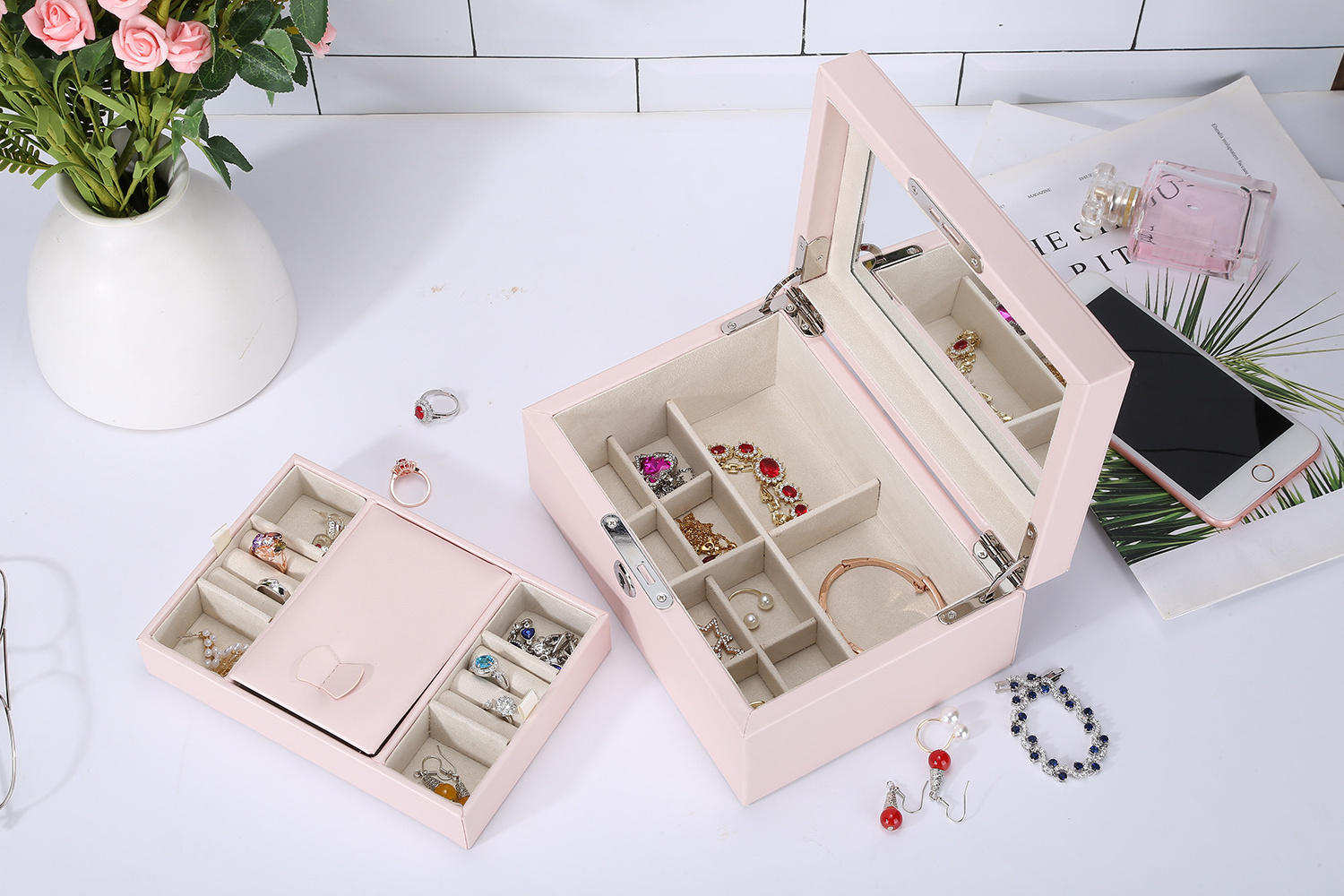 Luxury Leather Fiber Travel Jewelry Box with Lock for Pendant Ring Stud Earrings Necklace Box Storage And Mirror