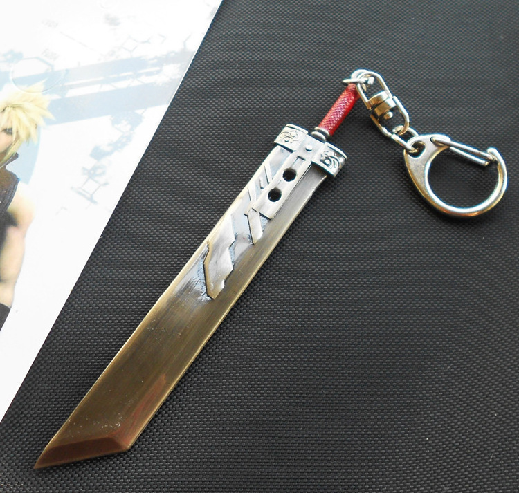 XM Wholesale Cool Game Cloud Strife Weapon Sword Pendant Final Fantasy Keychain