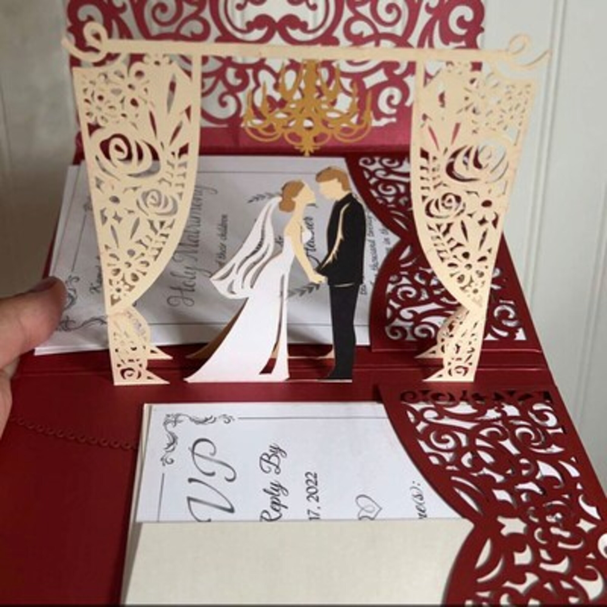 3D Custom Fold Laser Cut Wedding Invitation Cards Luxury Paper Greeting Card Elegant Vintage Wedding Suit Pop Up Invitation