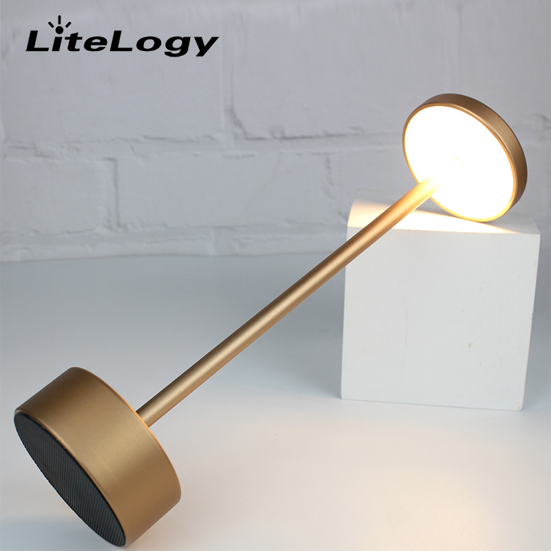 New design ideas 2021 high quality bedroom led desk lighting modern nordic table lamp DC 5V black cordless table lamp