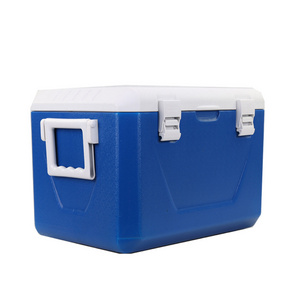 GiNT 30L PU Foaming Freezable Insulated Food Picnic Outdoor Ice Cooler Box for Beer Wine Drinking with Lock