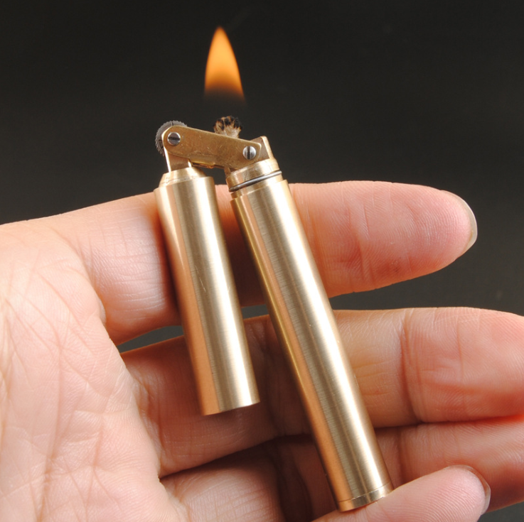 Vintage kerosene lighter Old pure copper creative fine pan Dragon stick Nunchucks Mini personality pocket lighter for men