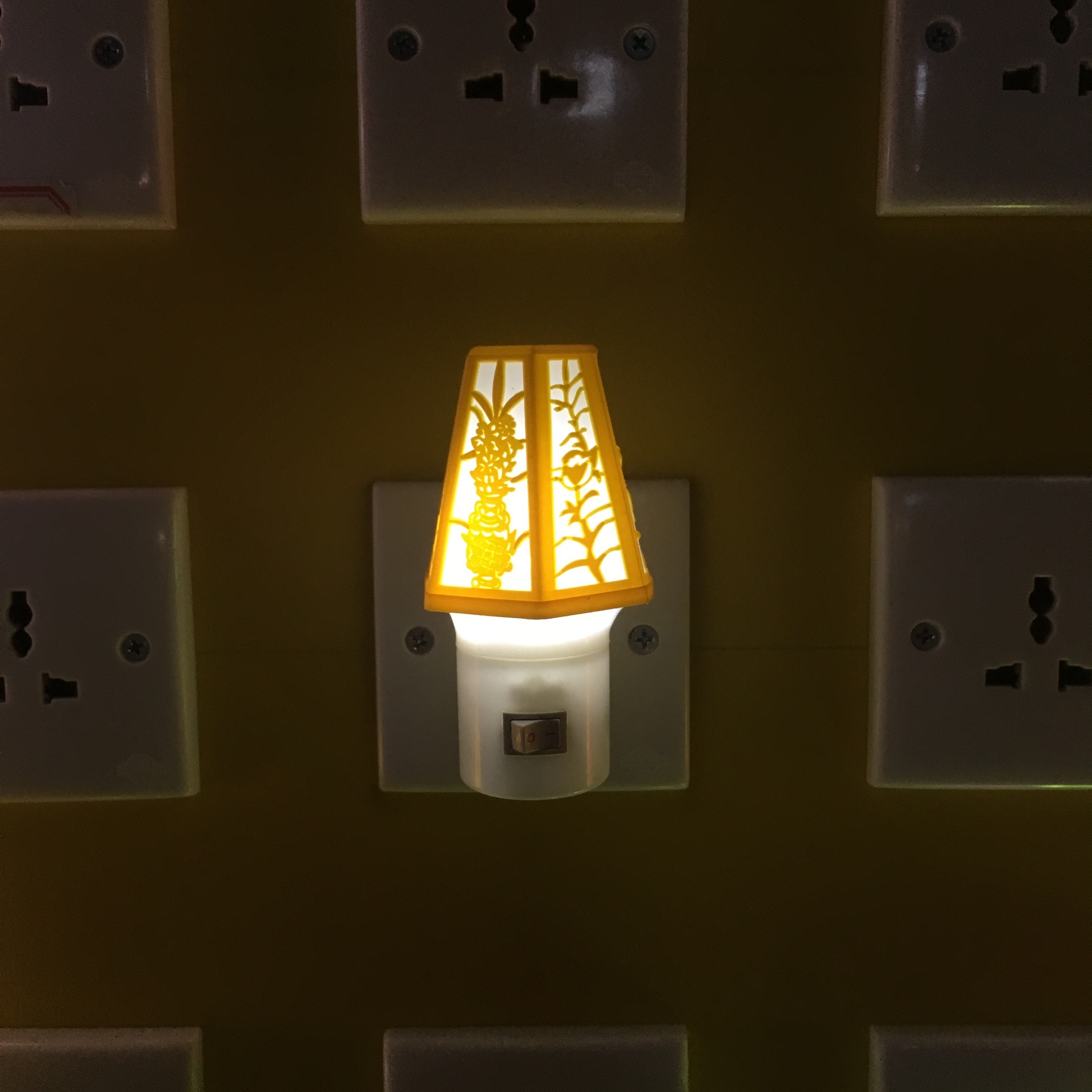 W056 Plug In Night Light For Bedroom With US/EU/UK Plug Into Wall Night Lights Have Motion Sensor Night Lights